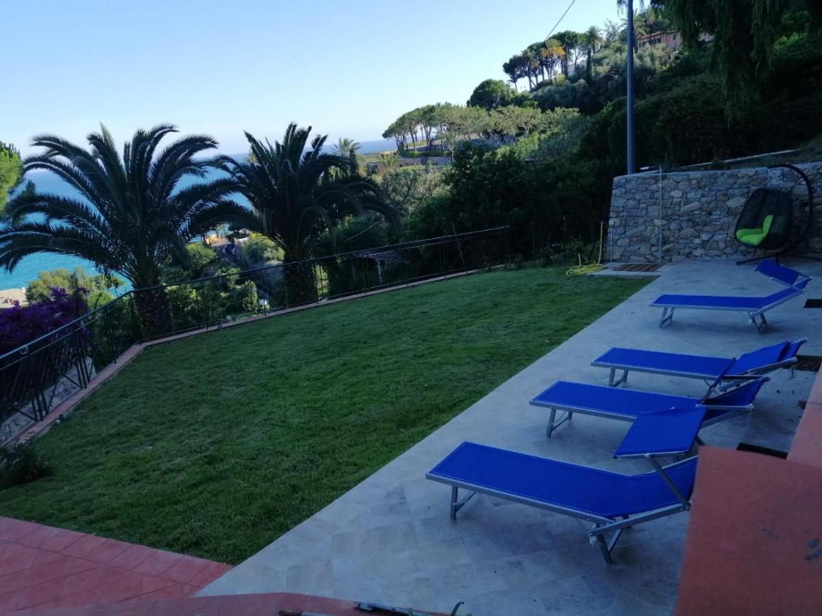 Agriturismo Un Mare Di Fiori เวนติมิญา ภายนอก รูปภาพ