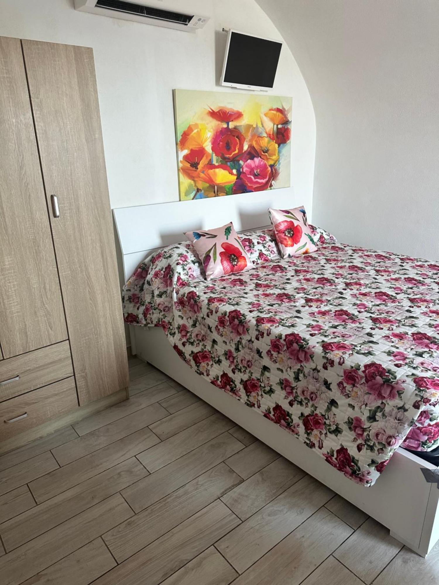 Agriturismo Un Mare Di Fiori เวนติมิญา ภายนอก รูปภาพ
