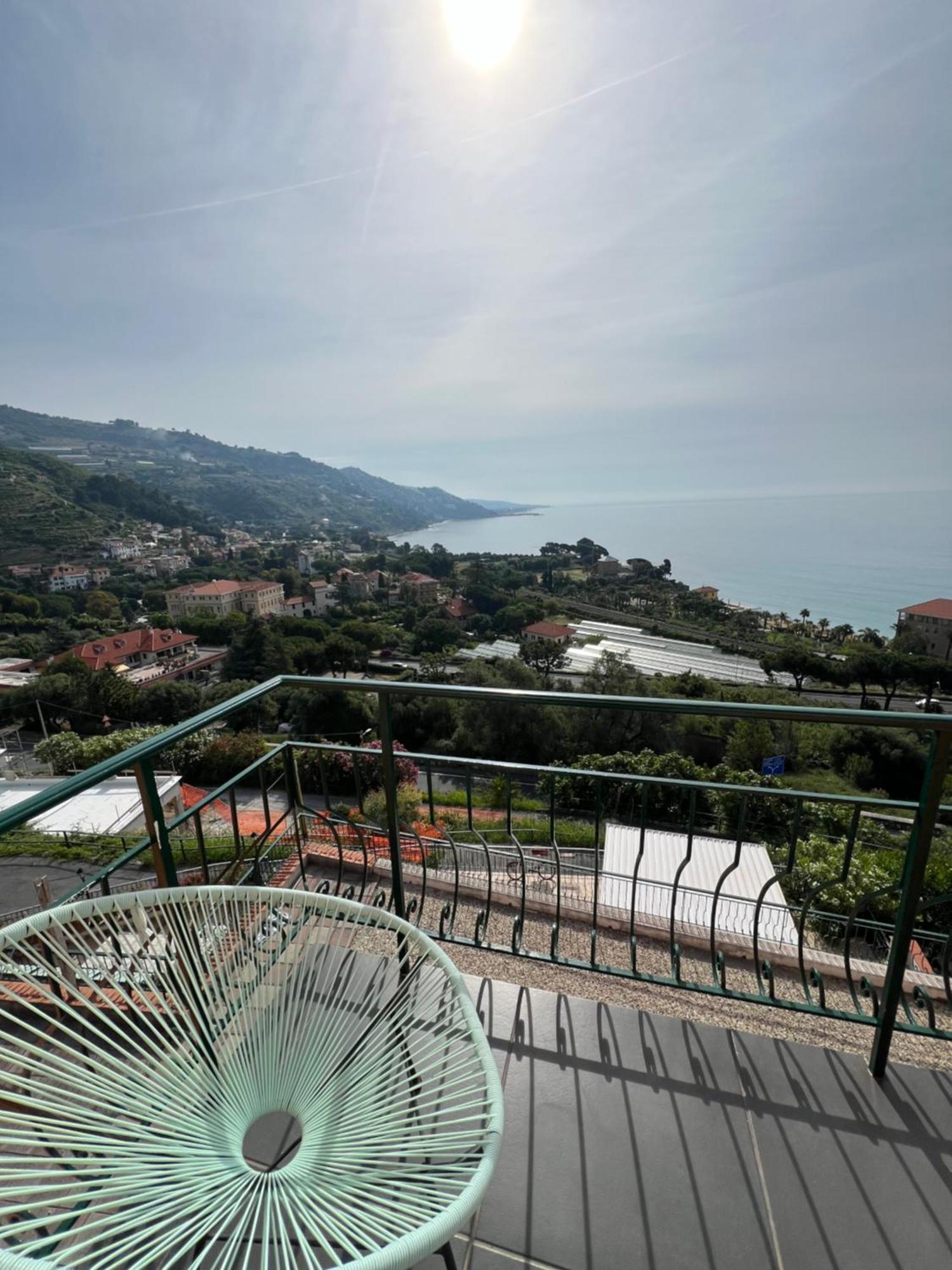 Agriturismo Un Mare Di Fiori เวนติมิญา ภายนอก รูปภาพ