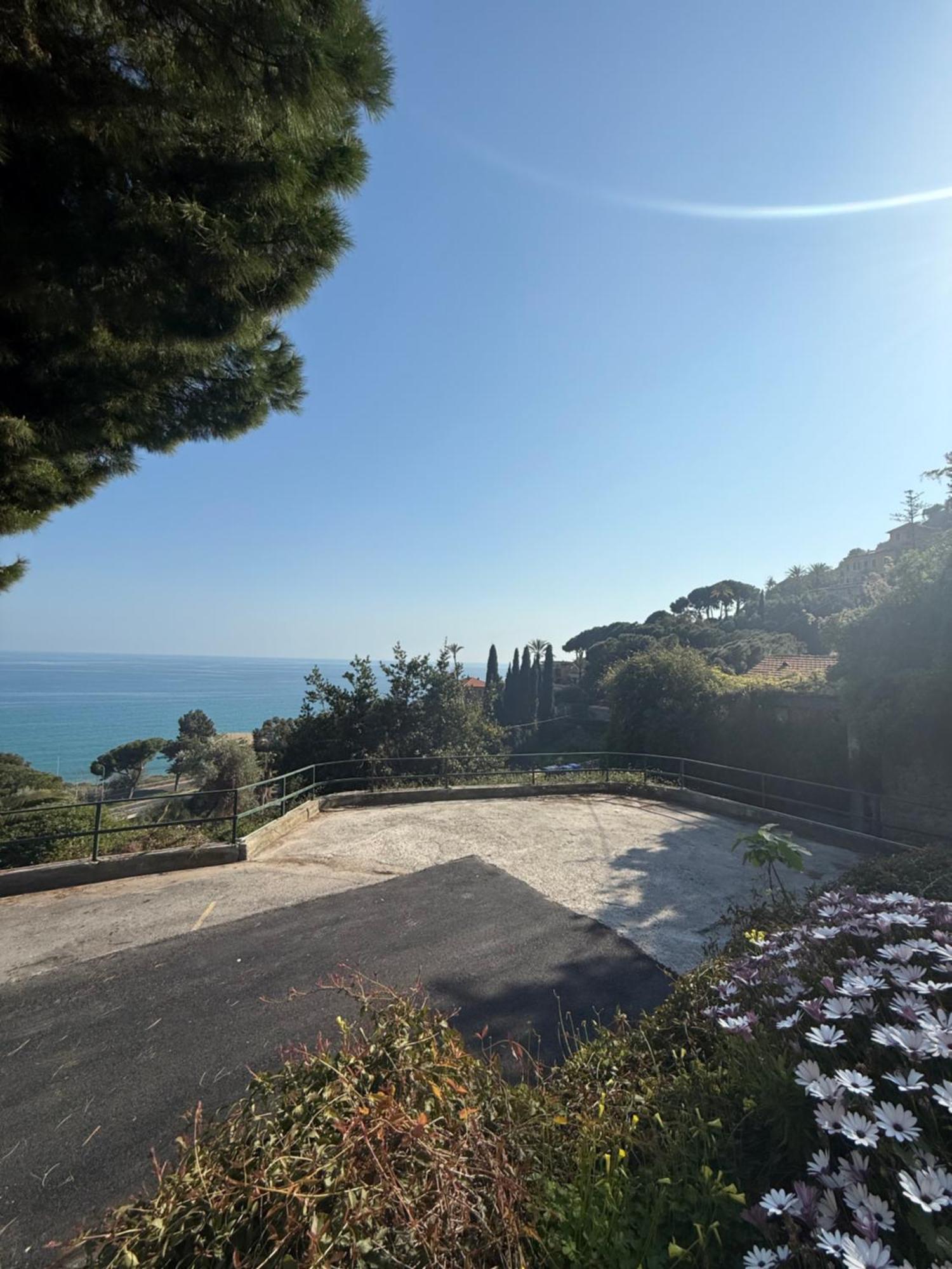 Agriturismo Un Mare Di Fiori เวนติมิญา ภายนอก รูปภาพ